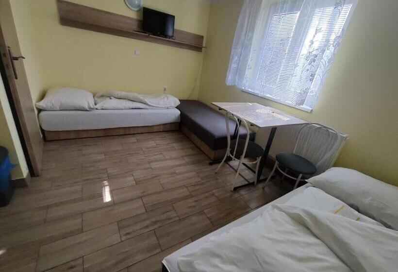 标准间, Rekreačné Zariadenie Javorinka