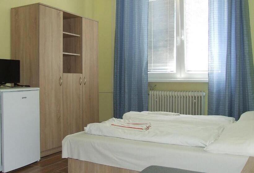 标准间, Rekreačné Zariadenie Javorinka