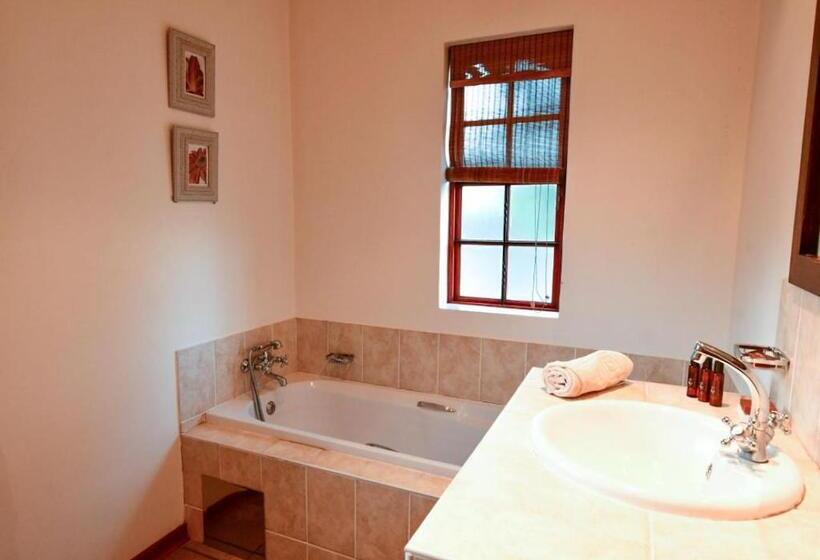 غرفة قياسية سرير كينج, The Clarens Place