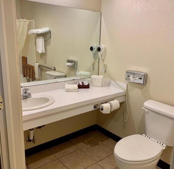 Номер Стандарт Адаптированный для Инвалидов, Candlelight Inn & Suites Hwy 69 Near Mcalester