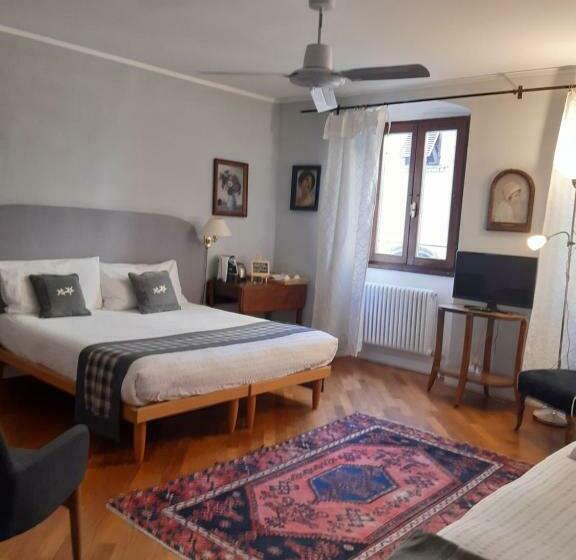 اتاق لوکس چهار تخته, B&b S. Trinità 18 Suites & Rooms