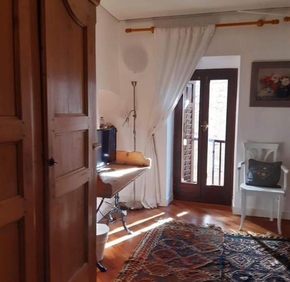 اتاق سوپریور با تخت بزرگ, B&b S. Trinità 18 Suites & Rooms