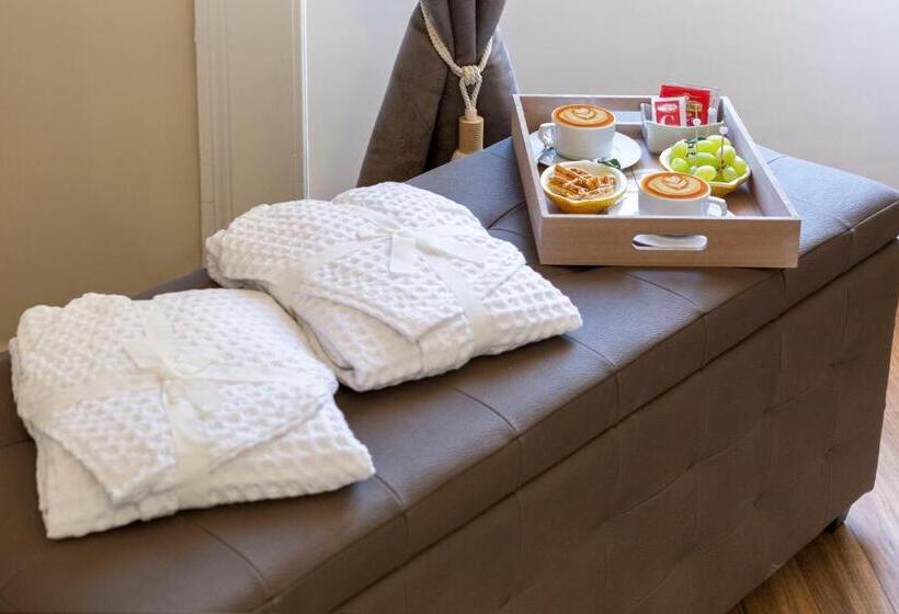 Номер Стандарт с Гидромассажем, Emma Luxury Room