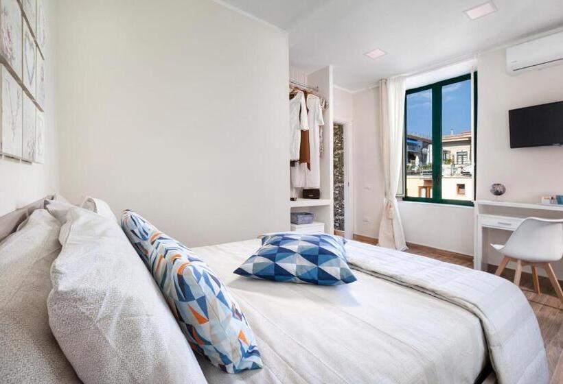 이코노미 룸, Emma Luxury Room