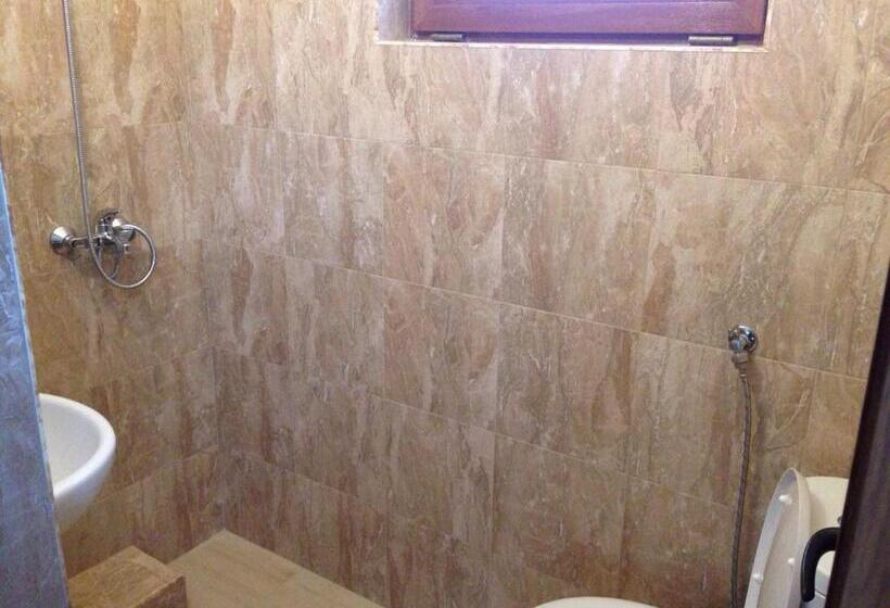 スタンダード4人部屋, роден край Homeland