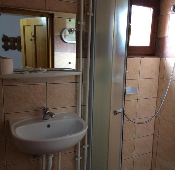 家庭工作室, Pensiunea Maria