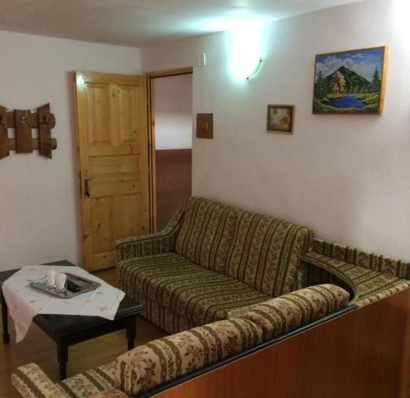 家庭工作室, Pensiunea Maria