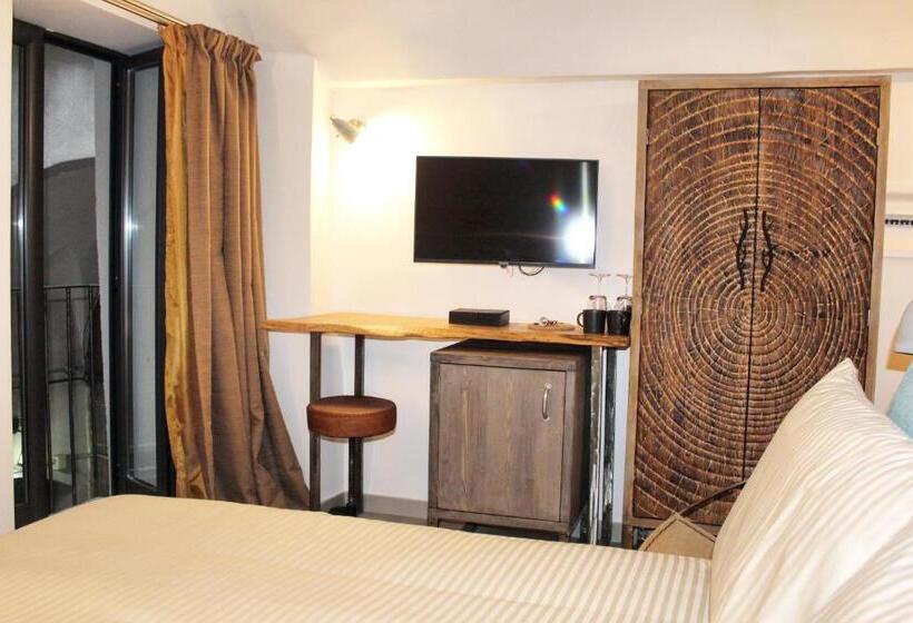 سوییت جونیور با بالکن, B&b Quispaccanapoli