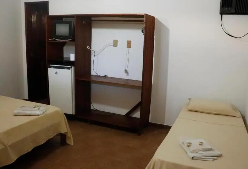 エコノミー４人部屋, Praia Sol Pousada