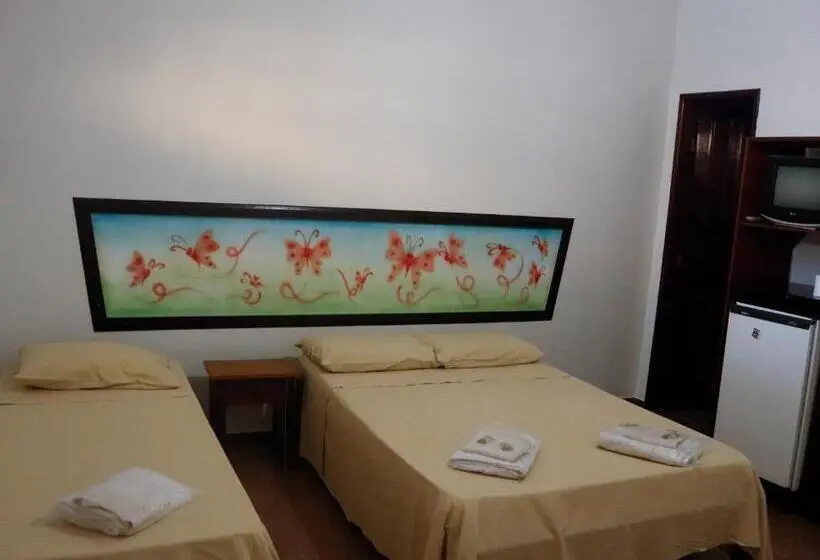 エコノミー４人部屋, Praia Sol Pousada