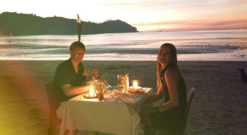 带阳台及侧面海景的标准房间, Zhaya S Beach & Cottages