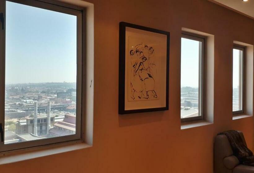 Escritório Superior, 4 On Pritchard Luxury Suites