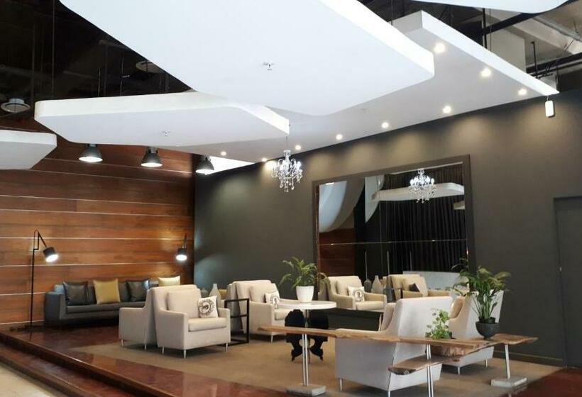 Escritório Superior, 4 On Pritchard Luxury Suites