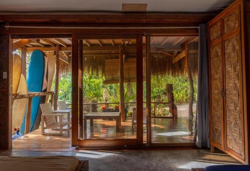 اتاق استاندارد سه تخته با بالکن, Soffta Surf Ranch