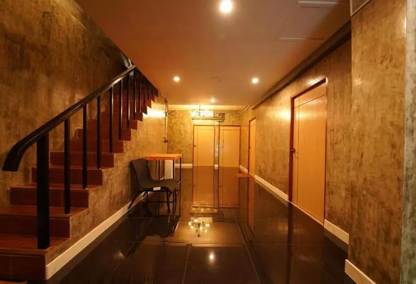 バス共有のスタンダードルーム, Chillax Khaosok Hostel   Sha Certified