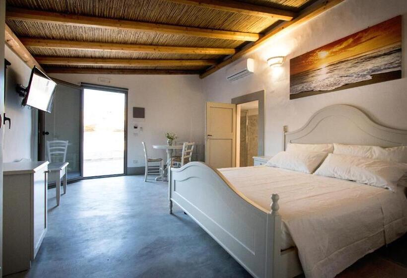 غرفة قياسية مزوَّدة بتراس, Le Finestre Su Porta Carrese   Luxury Rooms