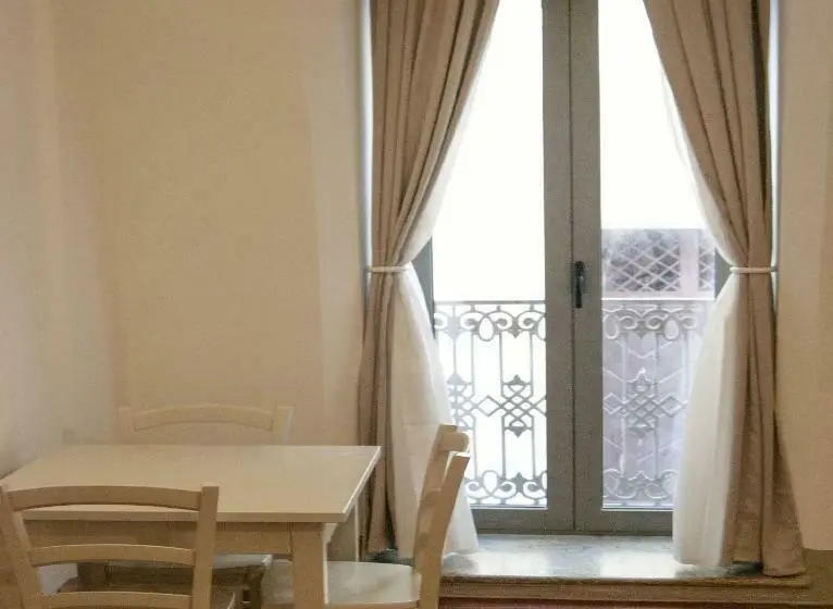 スーペリアールーム, Le Finestre Su Porta Carrese Luxury Rooms