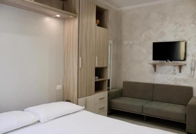 ファミリーステューディオ, Medusa Residence B&b