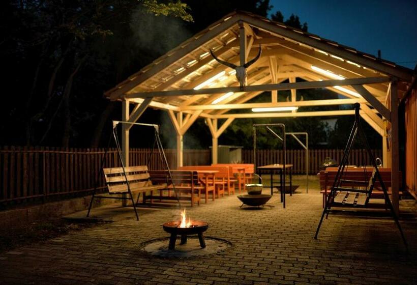 דירת חדר עם טרסה, Parti üdülő