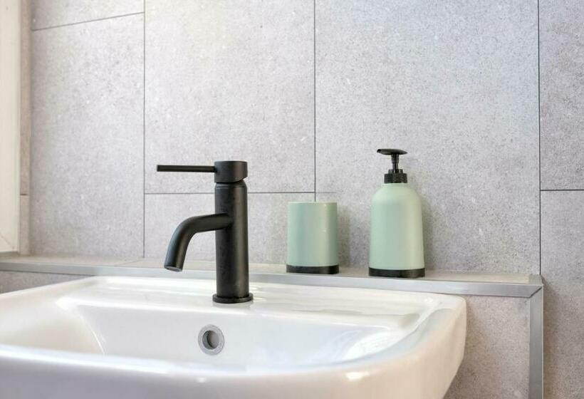 דירת חדר עם טרסה, Parti üdülő