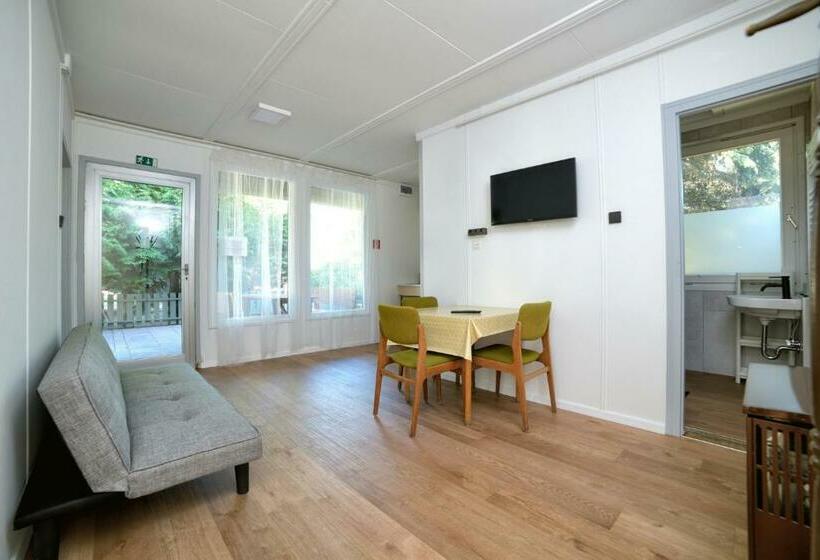 דירת חדר עם טרסה, Parti üdülő