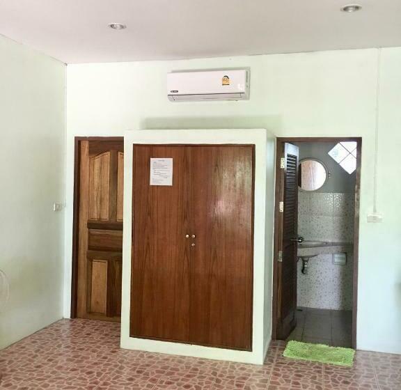 Quarto Triplo Estandar, P Un House