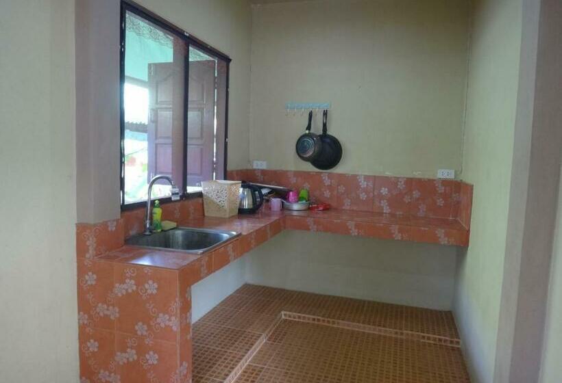 Quarto Estandar, P Un House