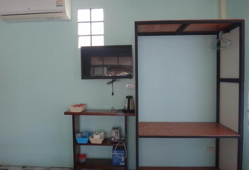 Quarto Triplo Estandar, P Un House