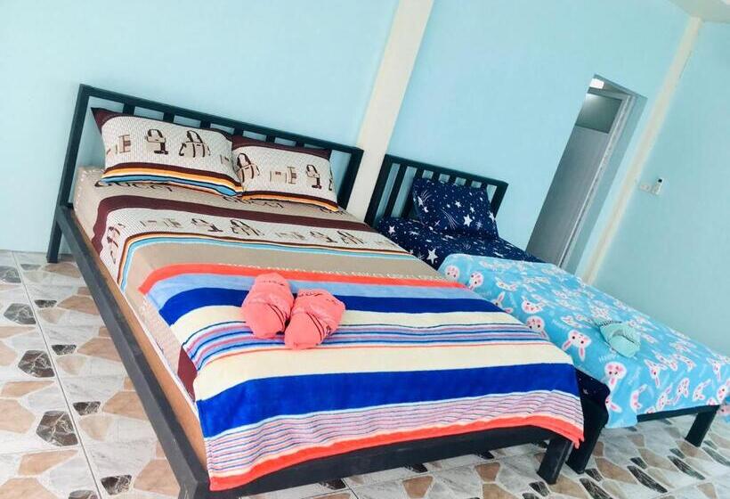 Quarto Triplo Estandar, P Un House