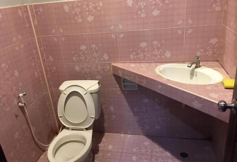 Quarto Triplo Estandar, P Un House