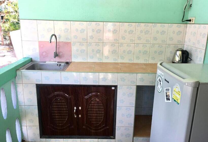 Студио Стандарт Вид на Бассейн, P Un House