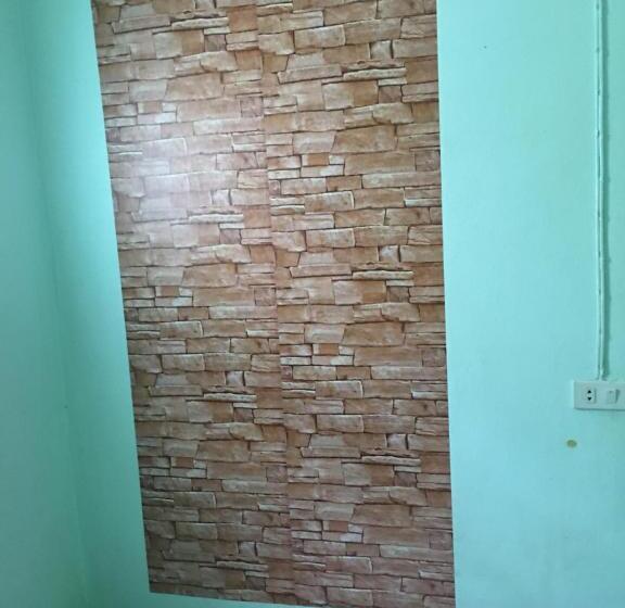 Quarto Estandar, P Un House