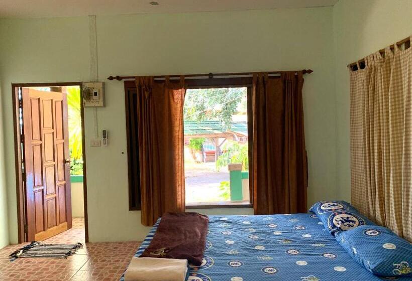 Quarto Triplo Estandar, P Un House