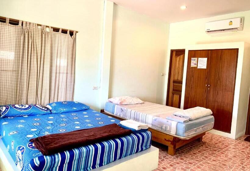 Quarto Triplo Estandar, P Un House