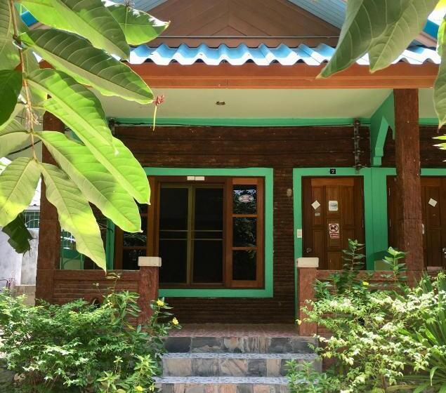 Quarto Triplo Estandar, P Un House