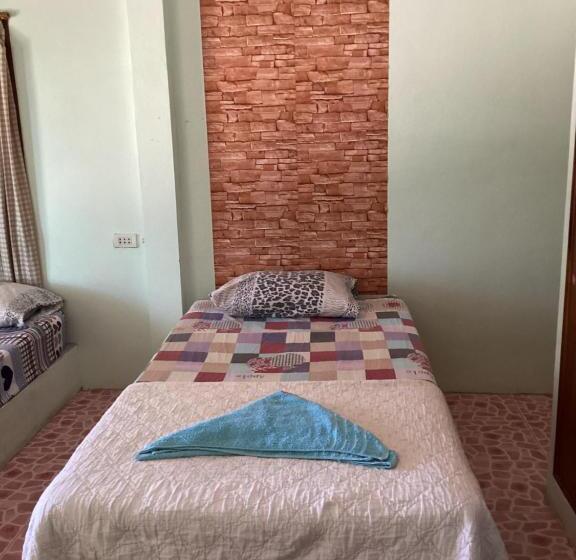 Quarto Triplo Estandar, P Un House