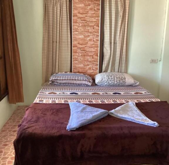 Quarto Triplo Estandar, P Un House