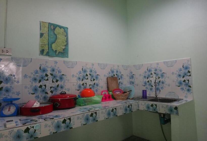 Quarto Estandar, P Un House