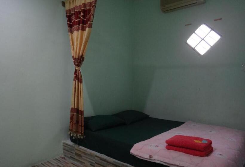 Quarto Estandar, P Un House