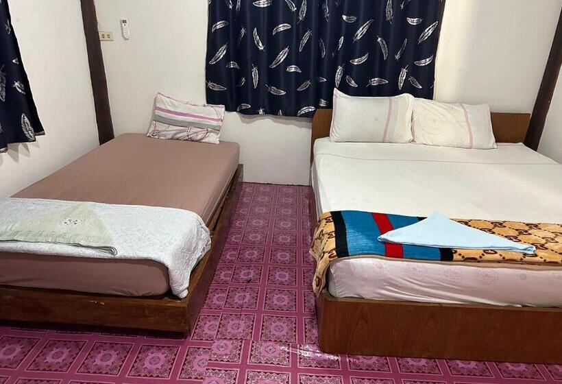 Quarto Quádruplo Estandar, P Un House