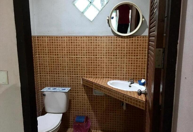 Quarto Estandar, P Un House