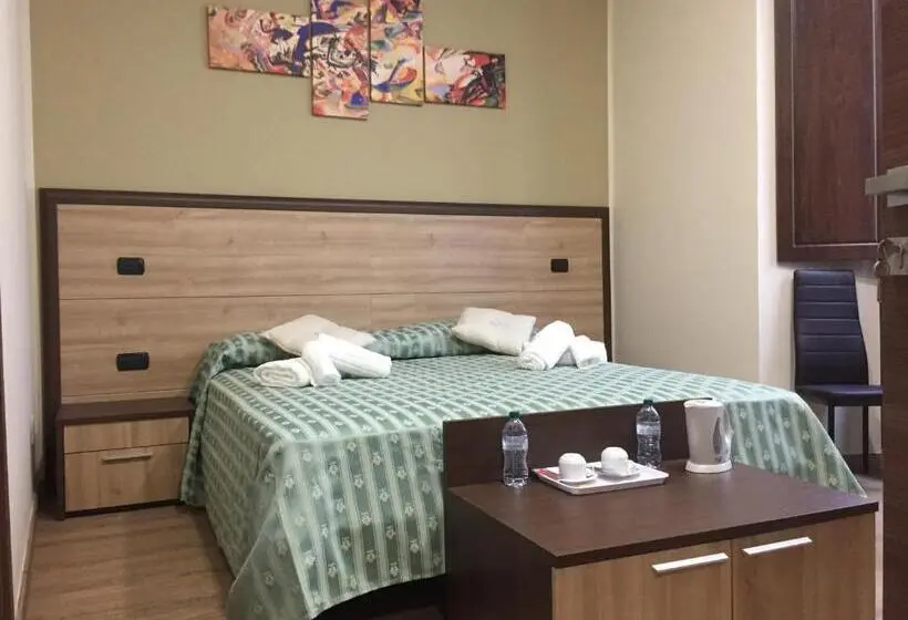 キングサイズベッドのスタンダードルーム, B&b Duomo Apartament