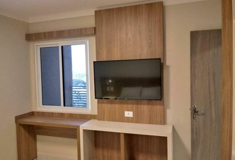 דירת חדר נוף לבריכה, Piazza Diroma Flats Para Temporada