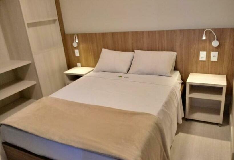 דירת חדר נוף לבריכה, Piazza Diroma Flats Para Temporada