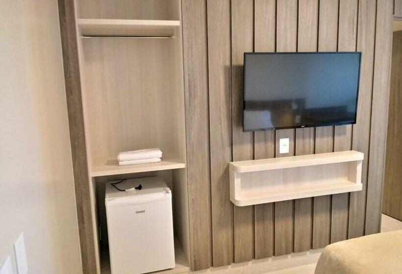 דירת חדר נוף לבריכה, Piazza Diroma Flats Para Temporada