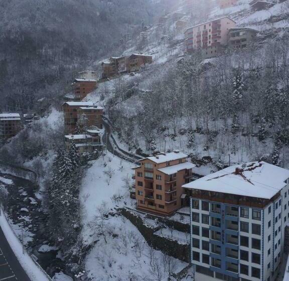 آپارتمان 1 خوابه با چشمانداز, Mavi̇ Köşk Uzungöl