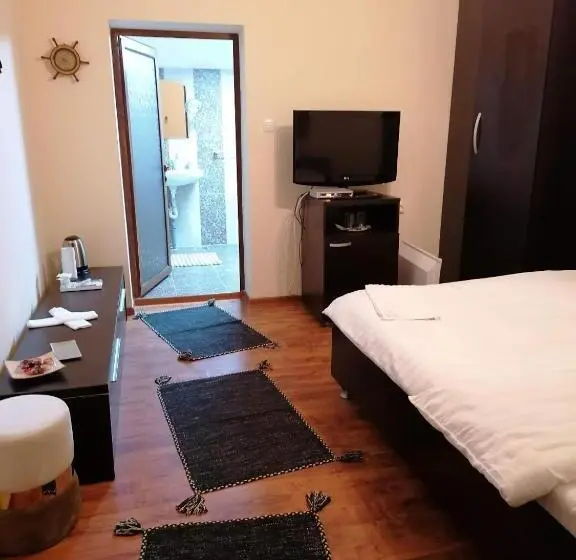 スタンダードルーム, Casa Carter