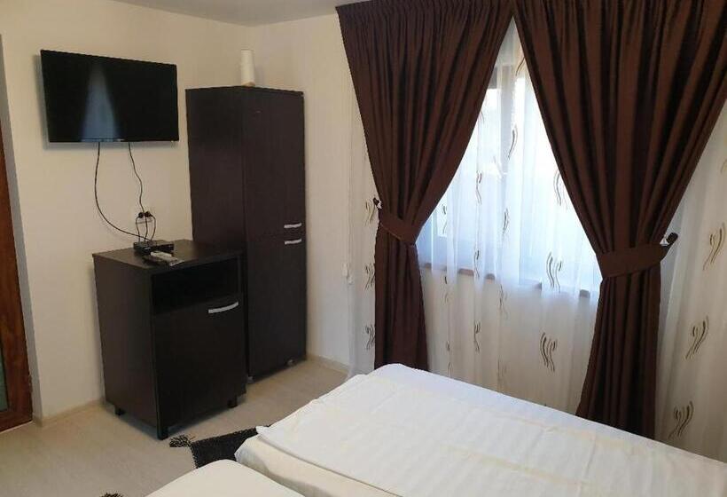 Номер Стандарт, Casa Carter