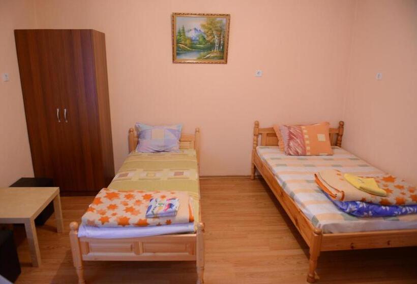 Номер Стандарт, Delieva House