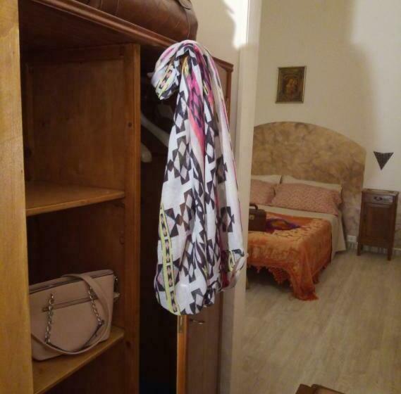 اتاق لوکس, La Villa